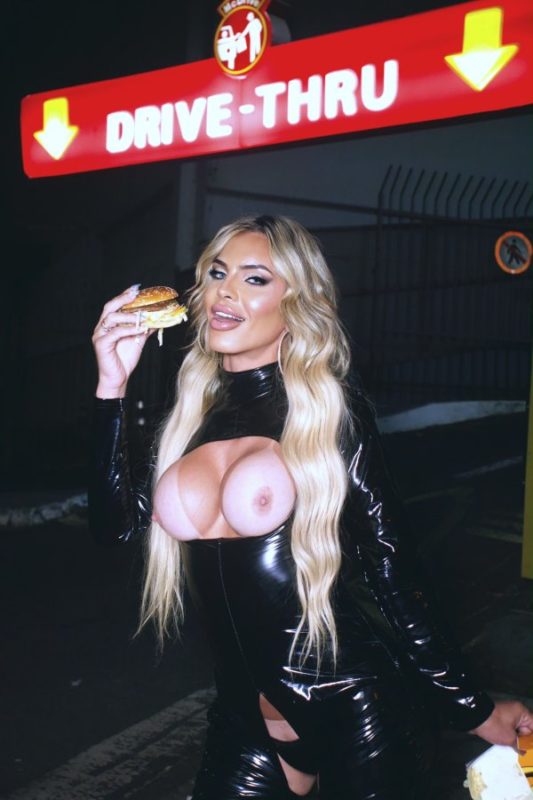Loira Dotada 19