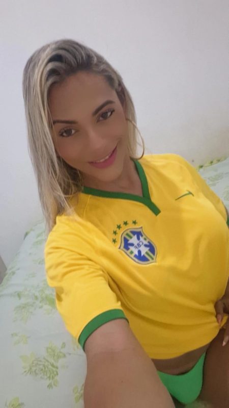 Larah Canuto 11