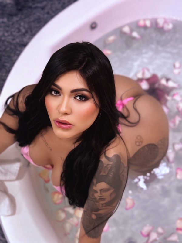 Alice Melancia 24