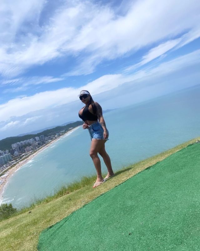 Jakeline Sandri 11