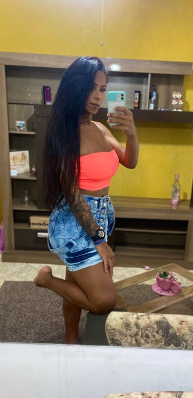 Jhennifer Mansur 53
