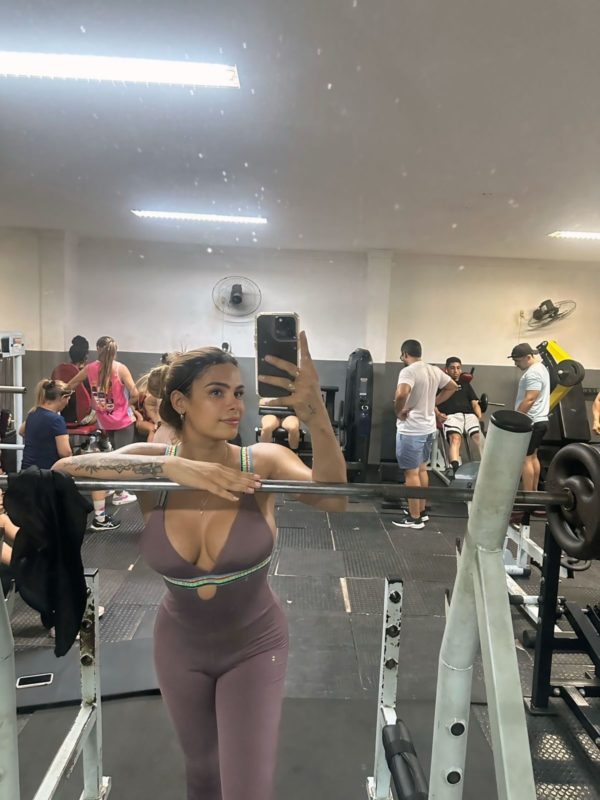 Laryssa Rocha 27