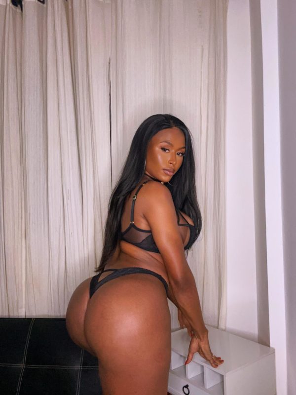 Alessandra Campbell 57