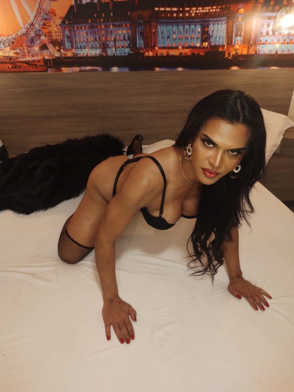 Francine Macedo 17
