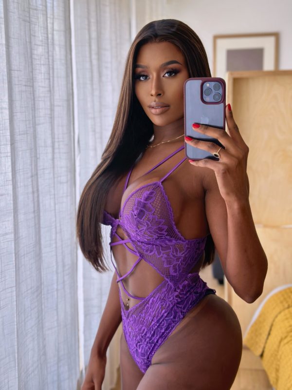 Alessandra Campbell 26
