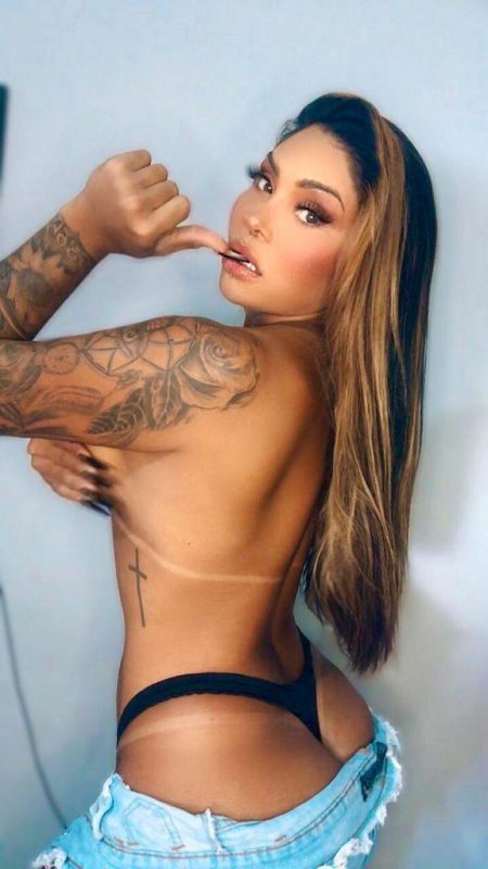 Carolina Lima 24
