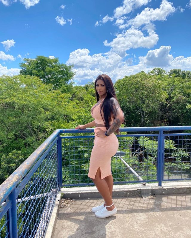 Jhennifer Mansur 37
