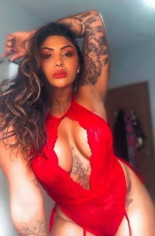 Carolina Lima 29