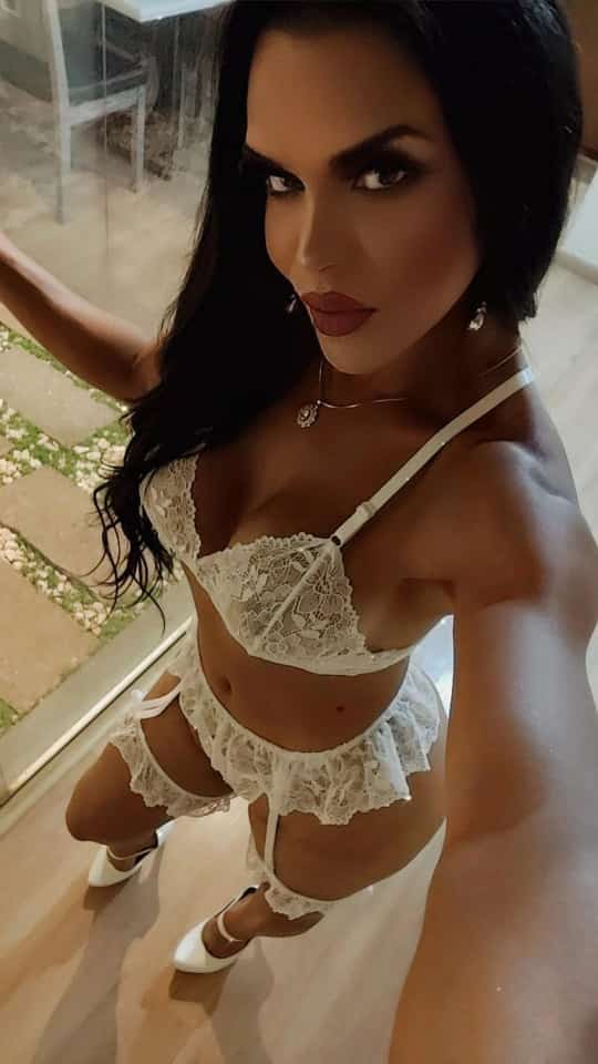 Francine Macedo 81