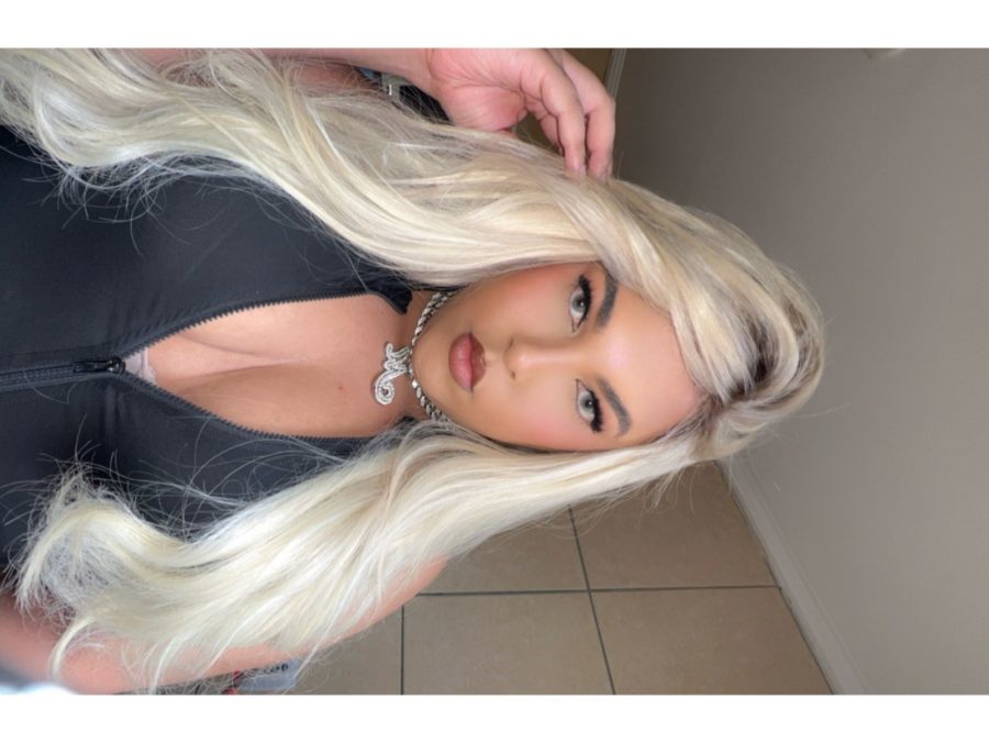 Mia Cavalona 2
