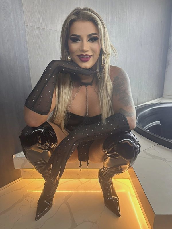 Stefany Silva 28