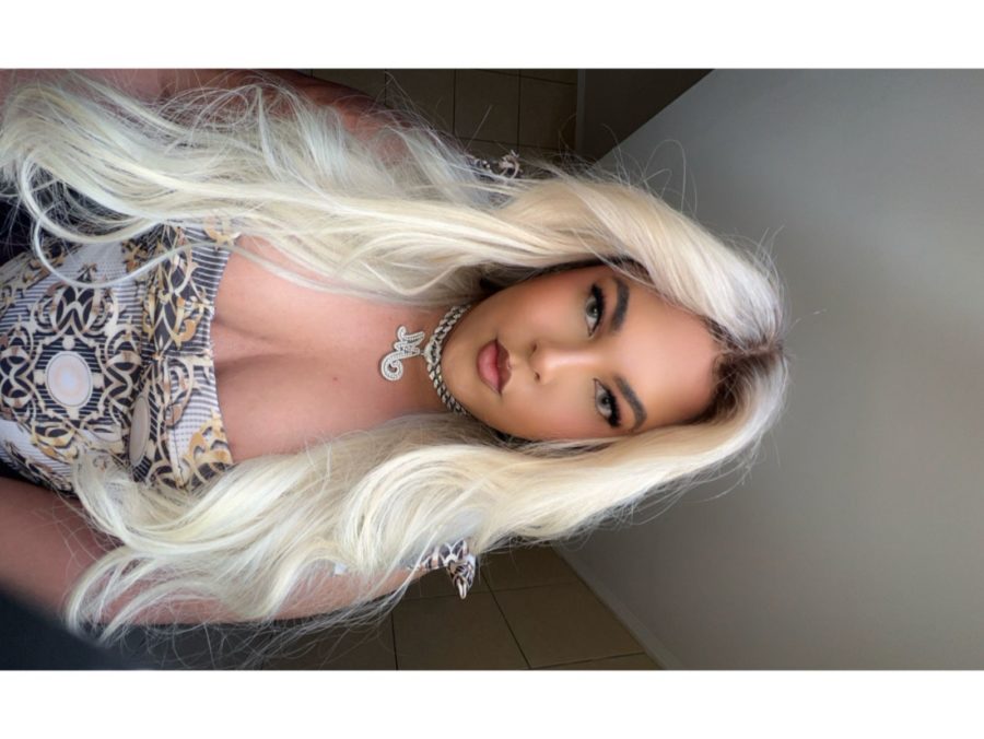 Mia Cavalona 5