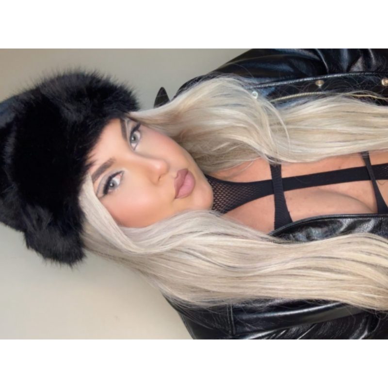 Mia Cavalona 18