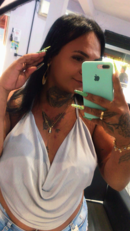 Nicolly Close 22