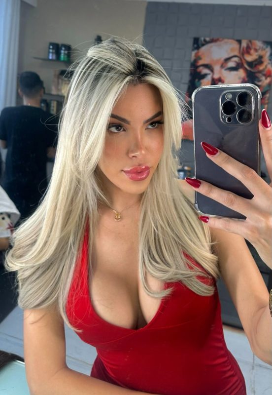 Mickaelly Menegazzi 3