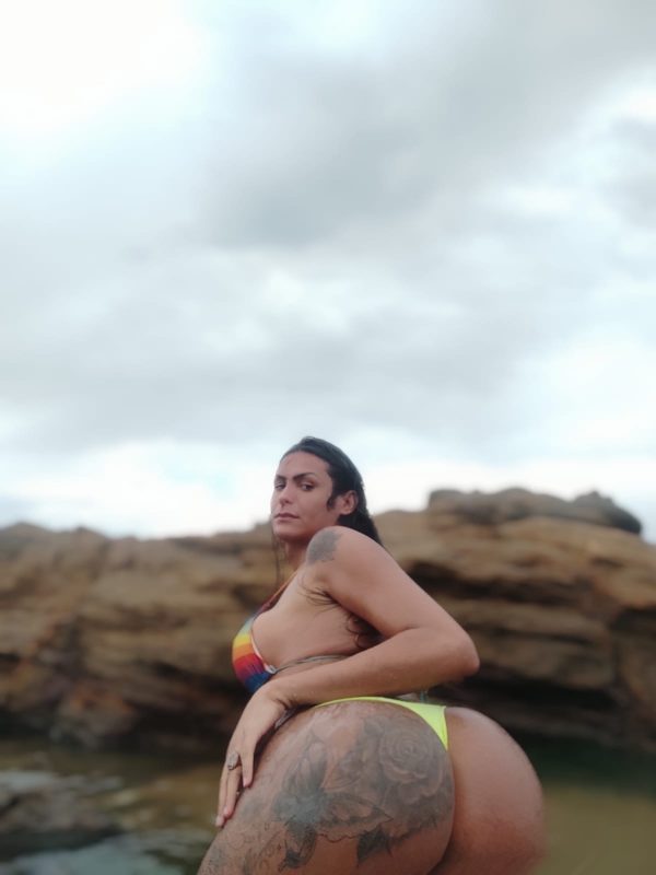 Andressa Bueri 563