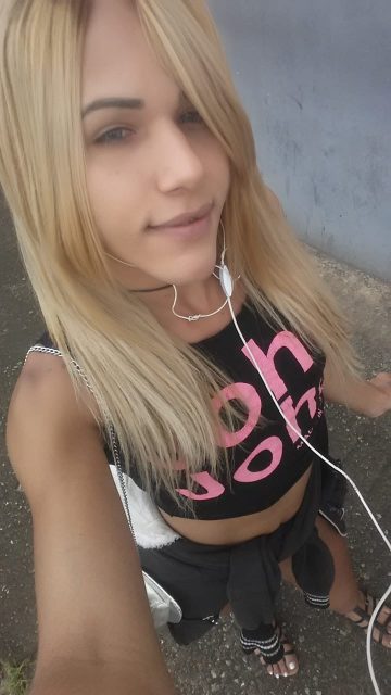 Sarah Luckessy 25