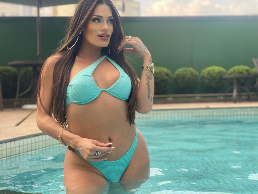 Angelica Fennty 16