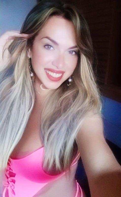 Bruna Oliveira 30
