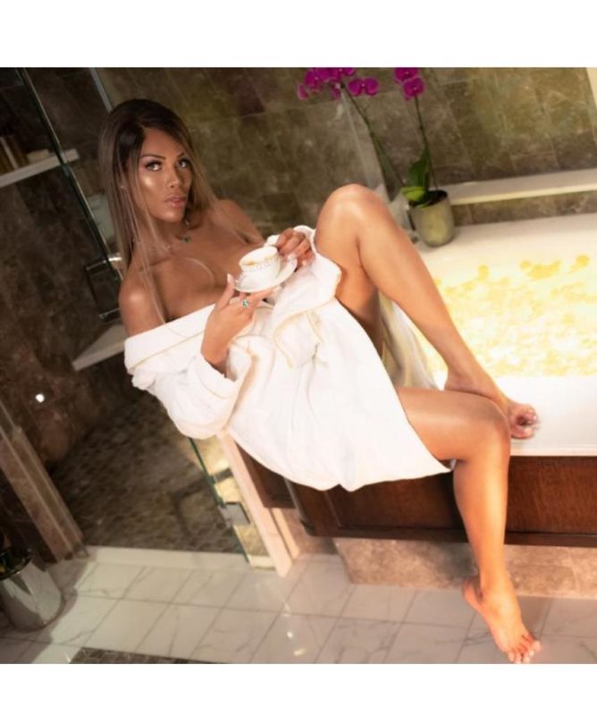 Naomi Ferraz 5