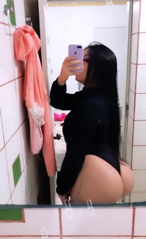 Isabella Souza 44