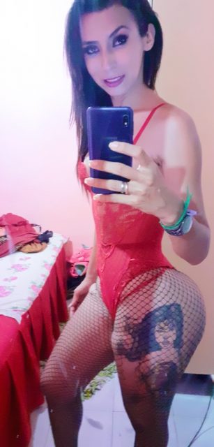 Naylla Ferrari 231