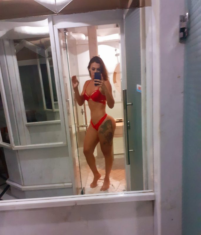 Naylla Ferrari 63