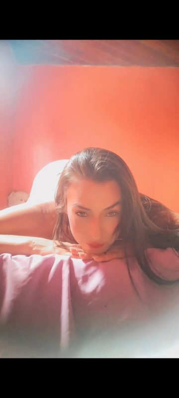 Naylla Ferrari 22