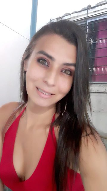 Naylla Ferrari 81