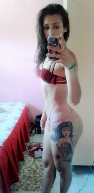 Naylla Ferrari 169