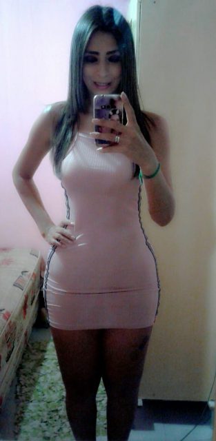 Naylla Ferrari 182
