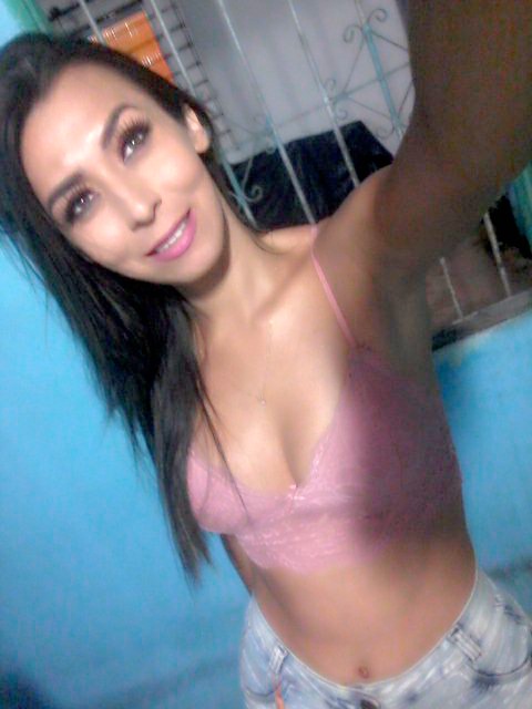 Naylla Ferrari 188