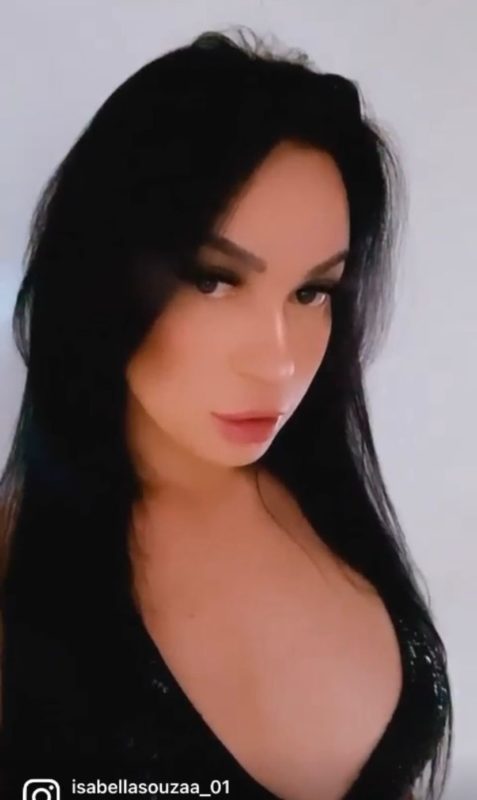 Isabella Souza 37