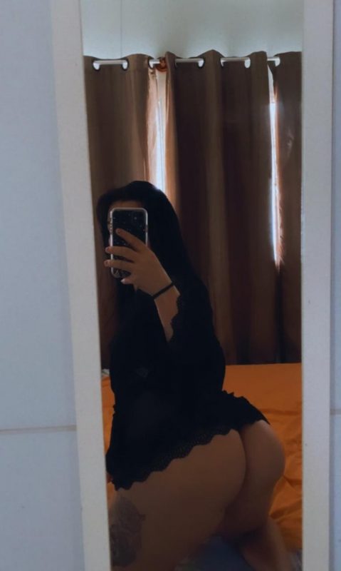 Isabella Souza 48