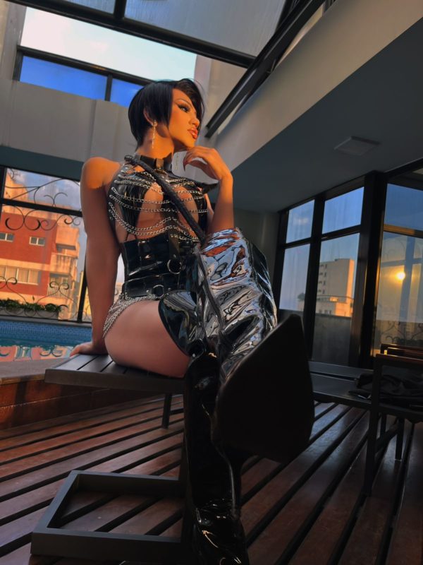 Anny Dominatrix 37