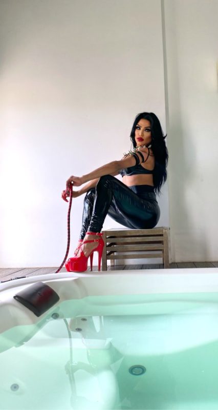 Anny Dominatrix 65