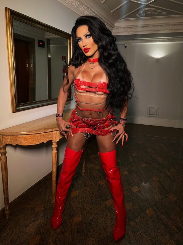 Anny Dominatrix 12