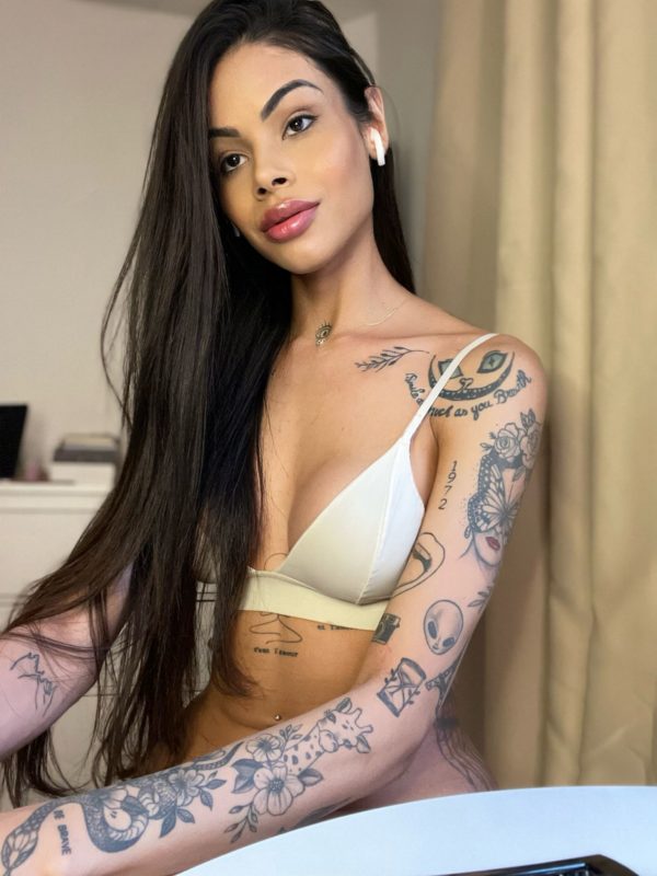 Lívia de Castro 50