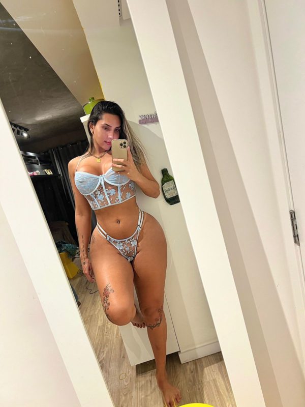 Gabriela Aguiar 76