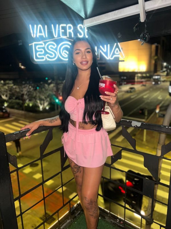 Mikaelly Vitória 2