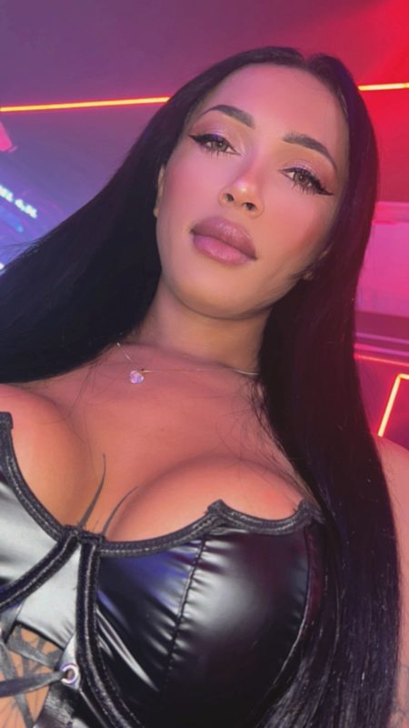 Mikaelly Vitória 8