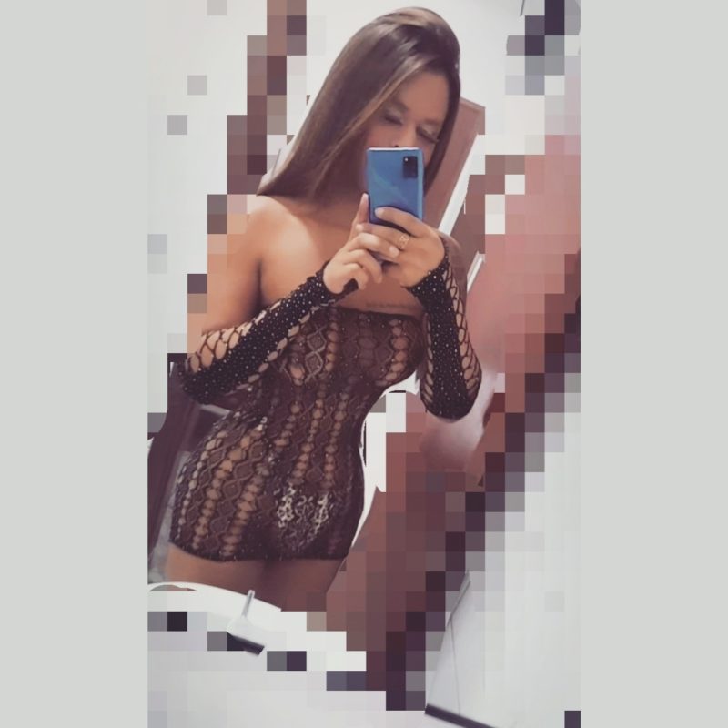 Monique Ferraz 52