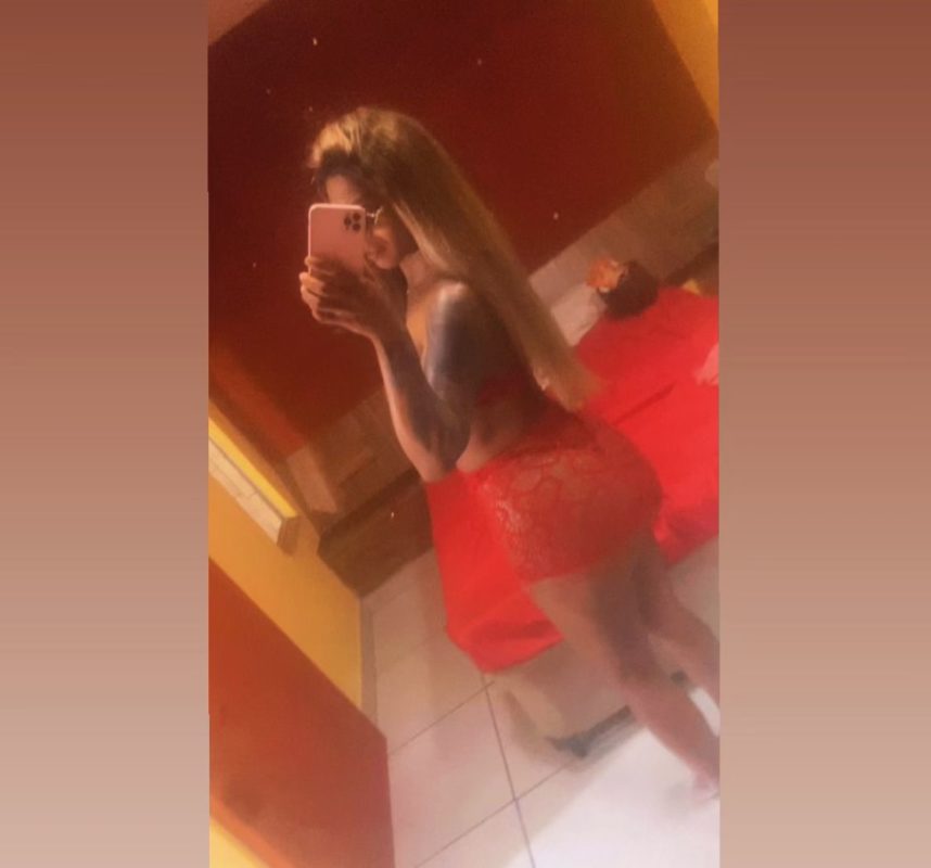 Monique Ferraz 14