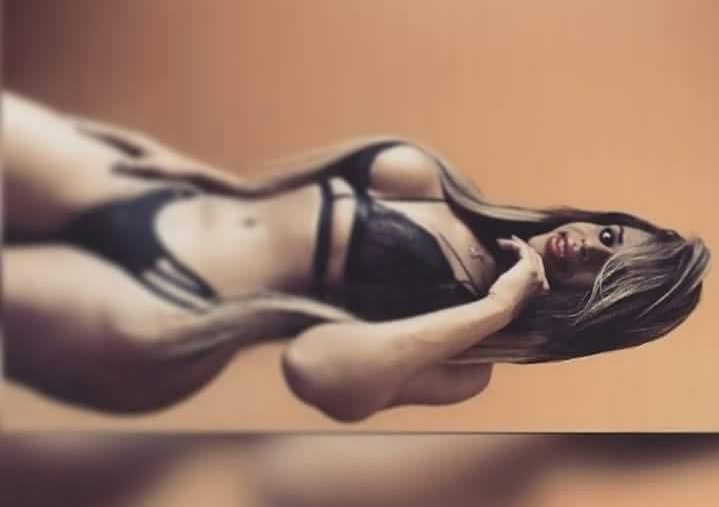 Monique Ferraz 23