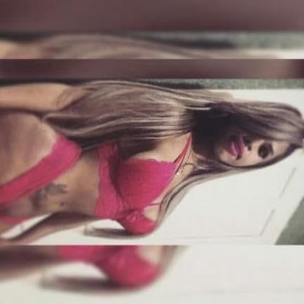 Monique Ferraz 24