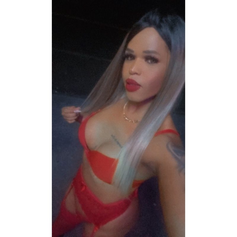 Monique Ferraz 26