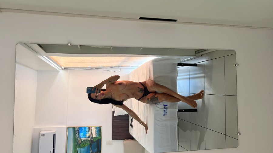 Aline Lincoln 16