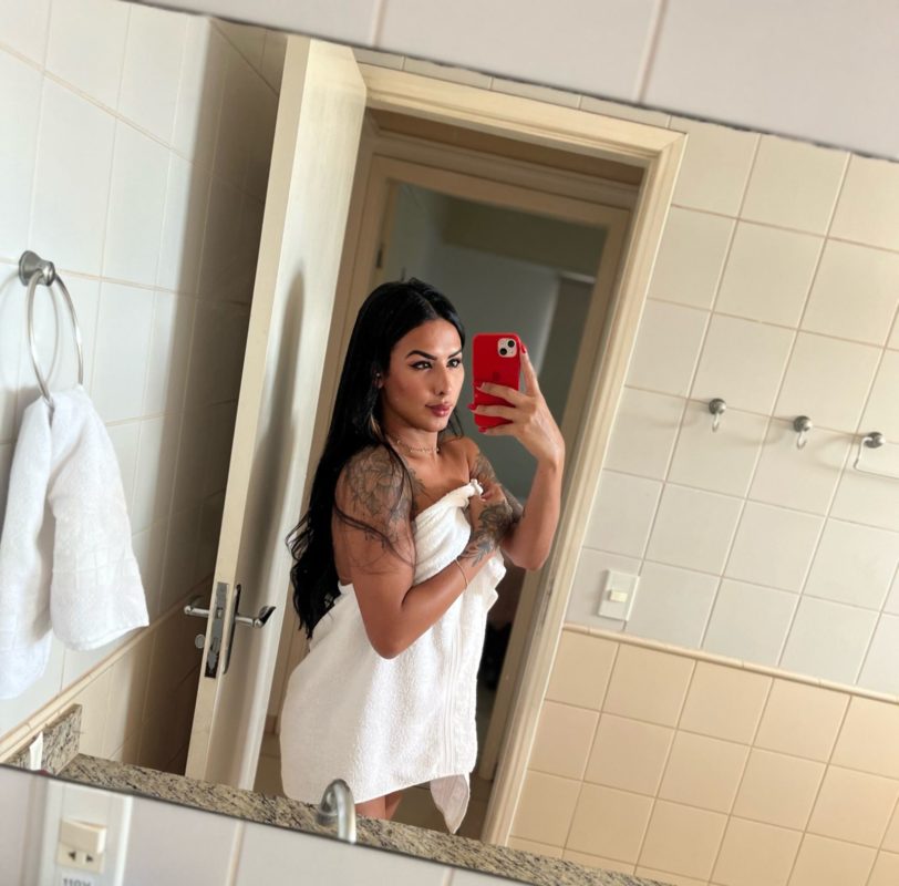 Julia Azevedo 216