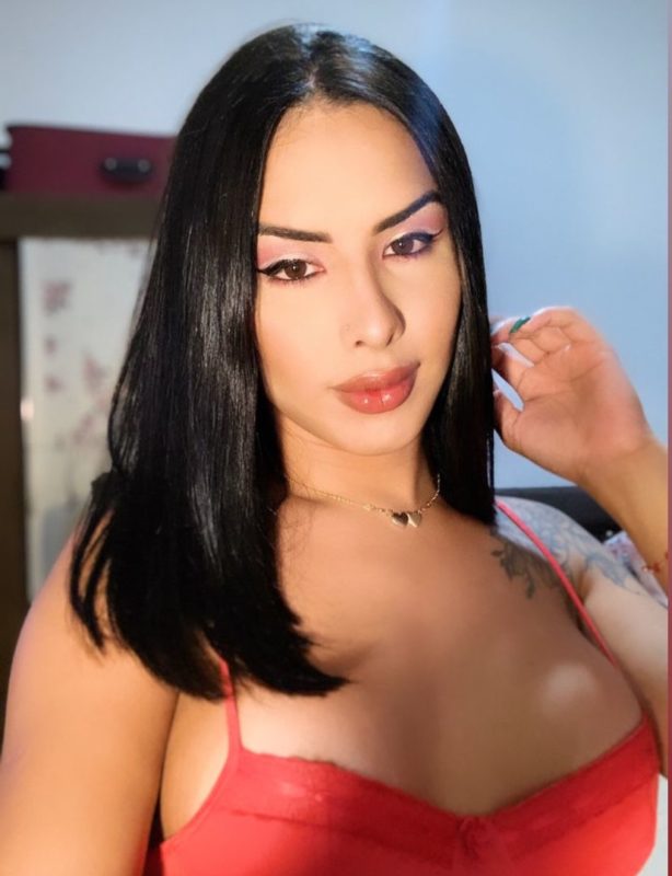 Julia Azevedo 130
