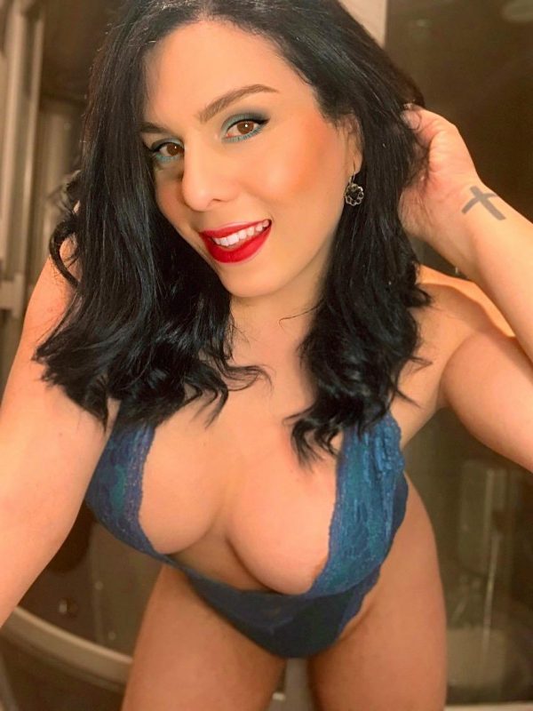 Angélica Gomeez 53